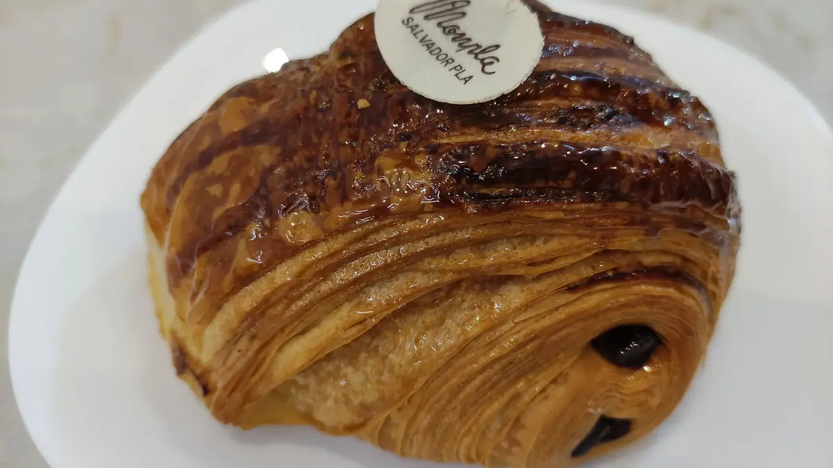 Kally's Cakes – patisserie in West Bromwich town centre